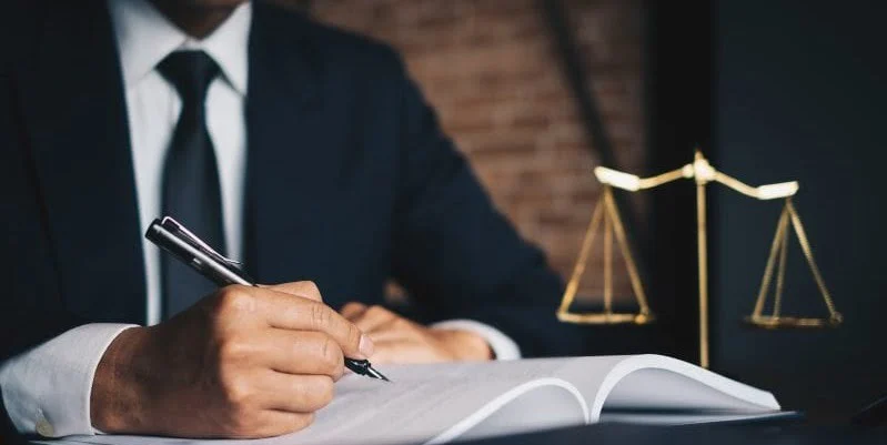 میزان تجربه کاری یک وکیل چه تاثیری بر کیفیت کار او می گذارد؟