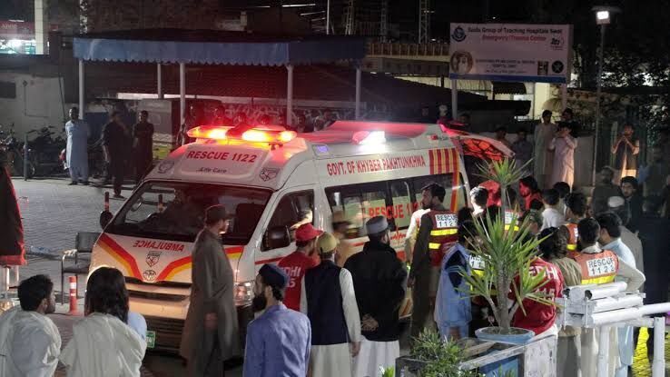 شمار قربانیان زمین لرزه پاکستان به ۱۰ نفر رسید