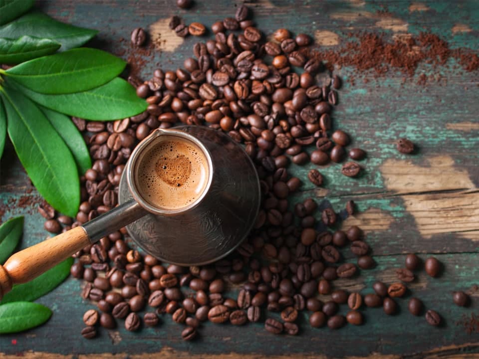 آیا مصرف قهوه به صورت منظم می‌تواند سطح متابولیسم را افزایش دهد؟