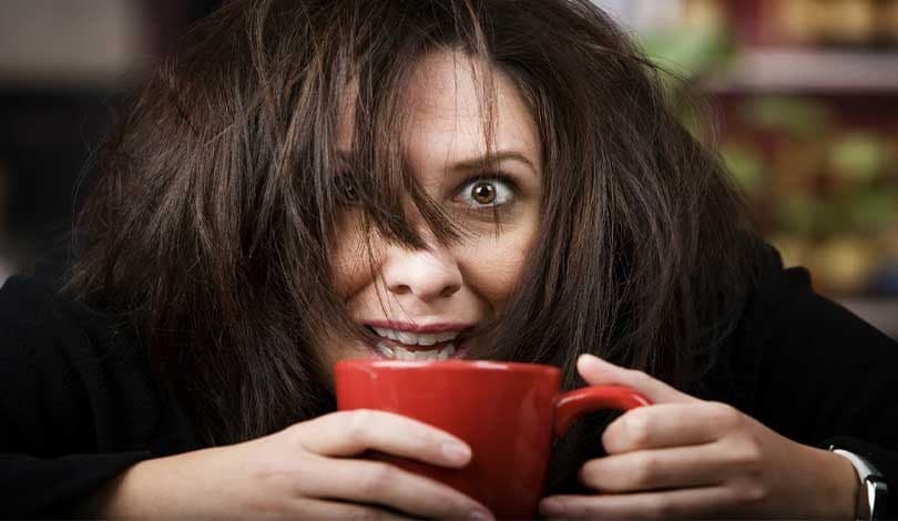 آیا نوشیدن قهوه برای افرادی که دچار اضطراب هستند، به عنوان یک روش خوددرمانی مفید است؟