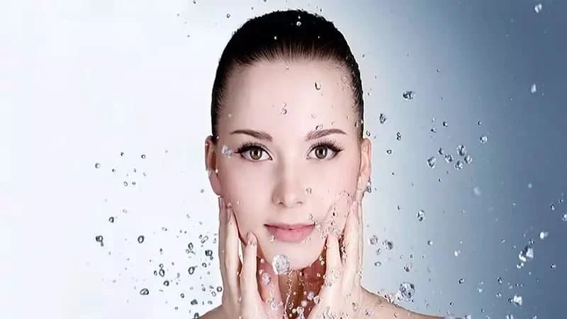 ؛تأثیر کرم مرطوب کننده بر آبرسانی به پوست و شادابی آن