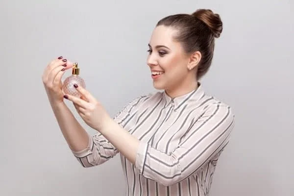 چرا بوی عطر خودمان را احساس نمی کنیم؟