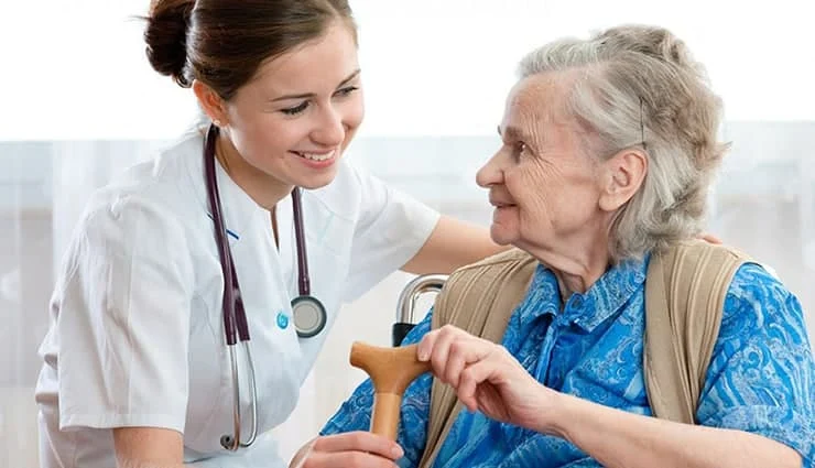 چگونه پرستار مناسب را انتخاب کنیم؟