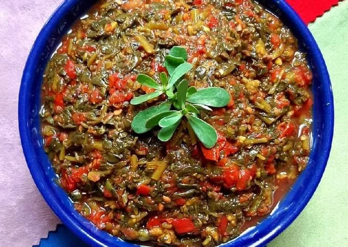 طرز تهیه ترشی خرفه به روش سنتی