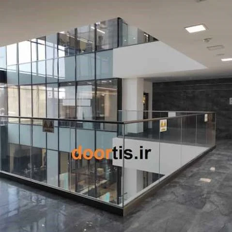 کاربرد نرده شیشه ای در صنعت ساختمان