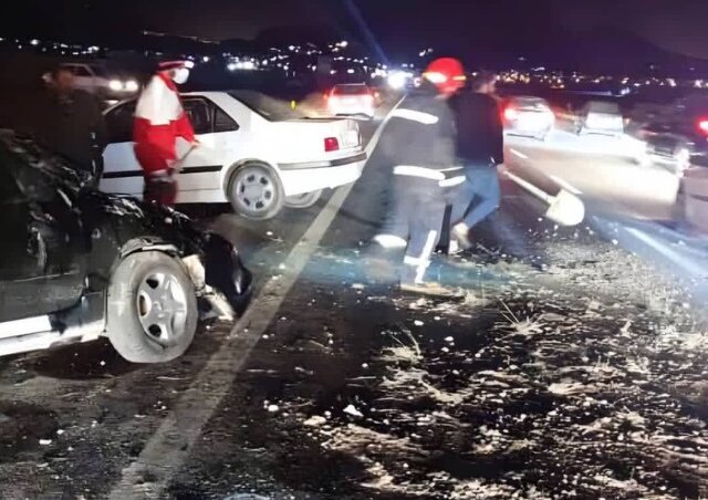 ۶ مصدوم و کشته در دو تصادف رانندگی در محور‌های مواصلاتی شیراز