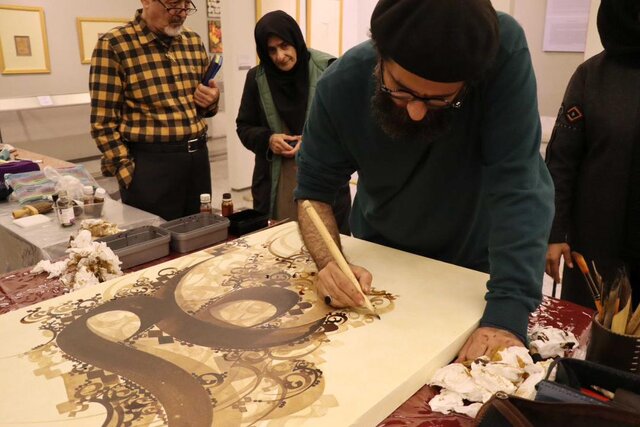 نمایشگاه آثار برگزیده خوشنویسی با موضوع حضرت علی(ع) افتتاح شد