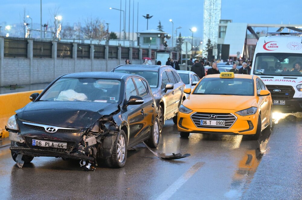 سال گذشته ۲۹۸۴ نفر در ترکیه قربانی حوادث رانندگی شدند