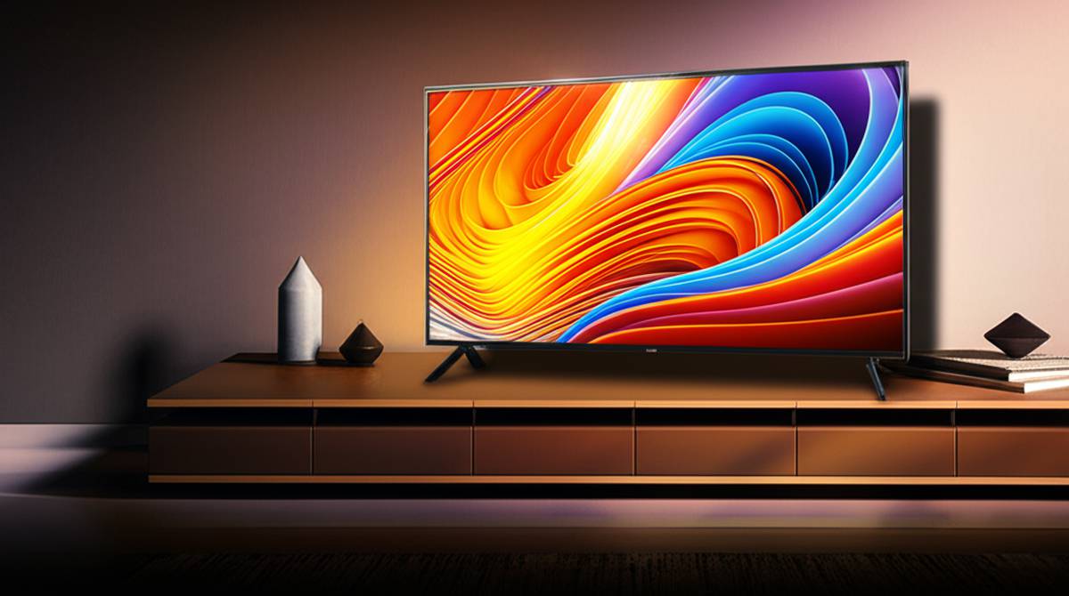 بررسی تلویزیون 70 اینچ کیو ال ای دی هوشمند آپلاس مدل TVQ70KA