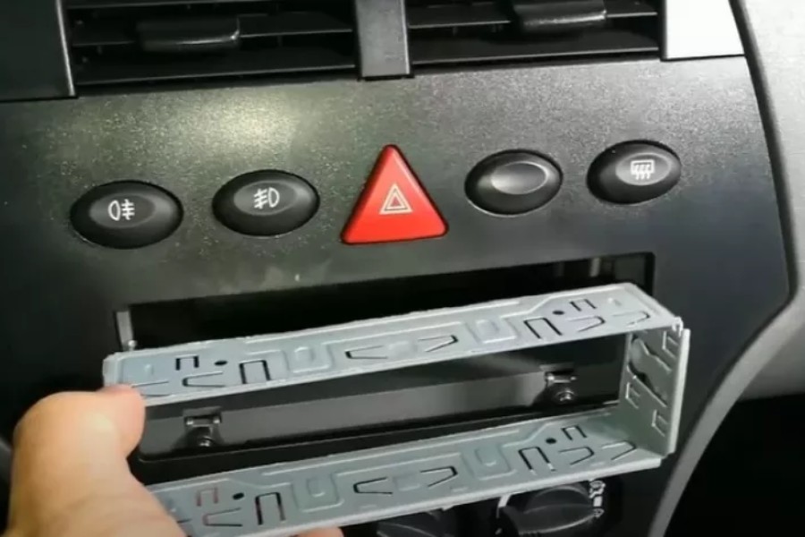 تعویض ضبط قدیمی ماشین