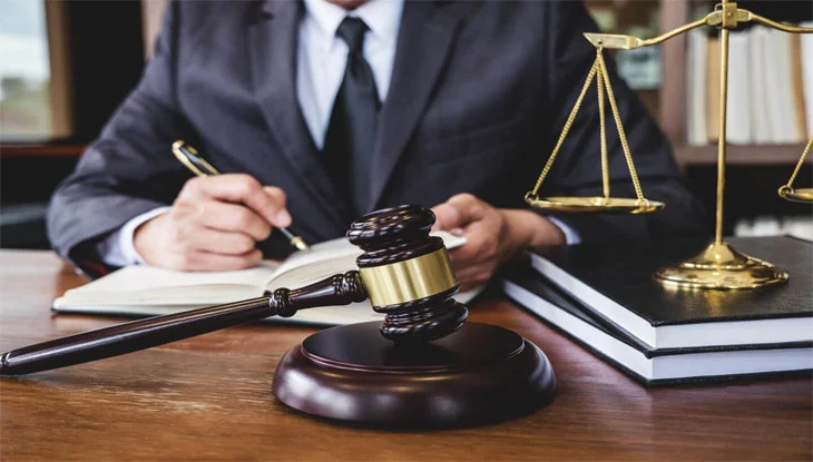 وکیل قاچاق کالا و ارز در تهران
